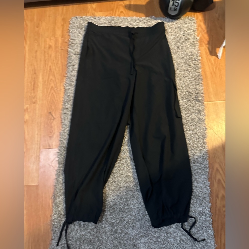 Old Navy StretchTech High-Rise Water-Repellent Cargo Jogger Pants size medium